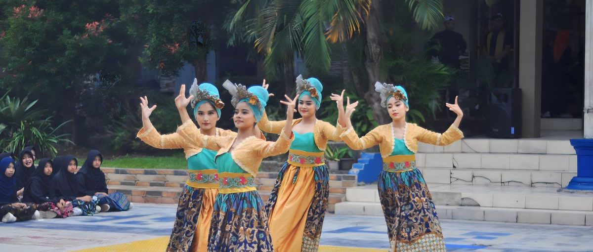 Penampilan Ekskul Tari dalam HUT Skarta47
